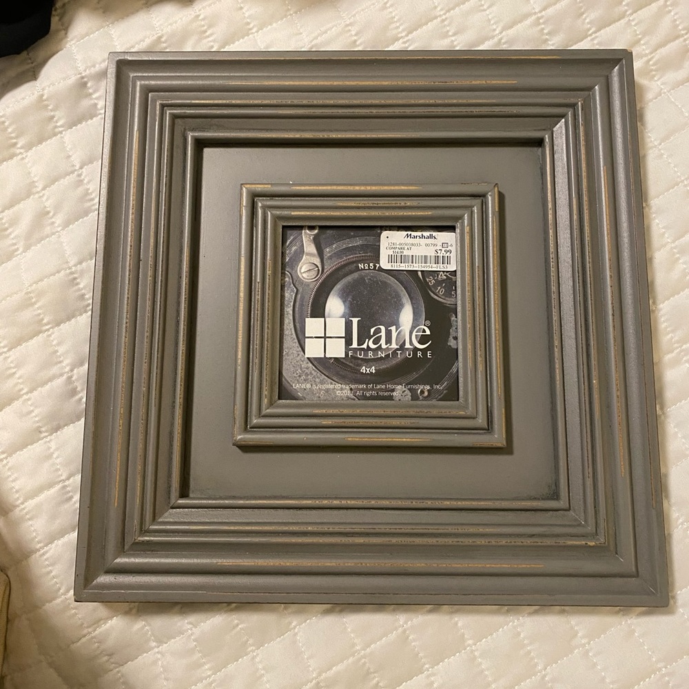 NWT 4x4 frame rustic gray